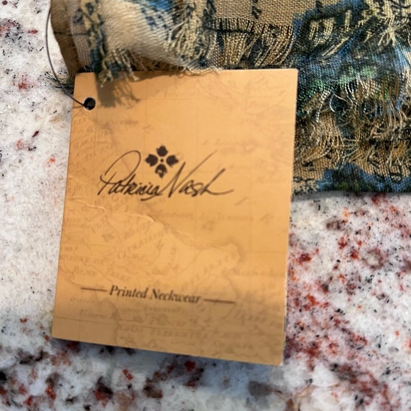 Scarf - Picture 1 of 4